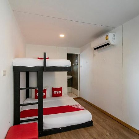Oyo 673 Nice Sleep Box Hotel Chiang Mai Exterior foto