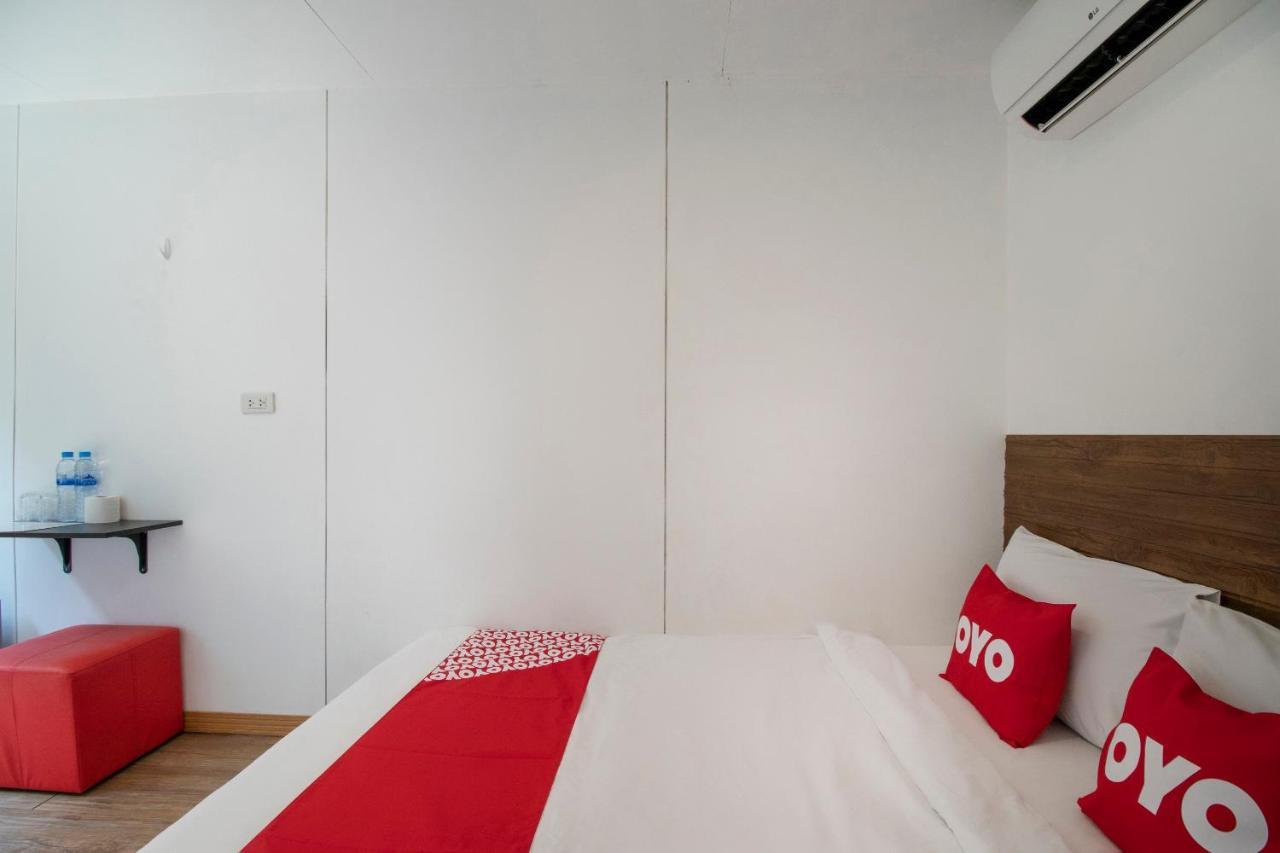 Oyo 673 Nice Sleep Box Hotel Chiang Mai Exterior foto