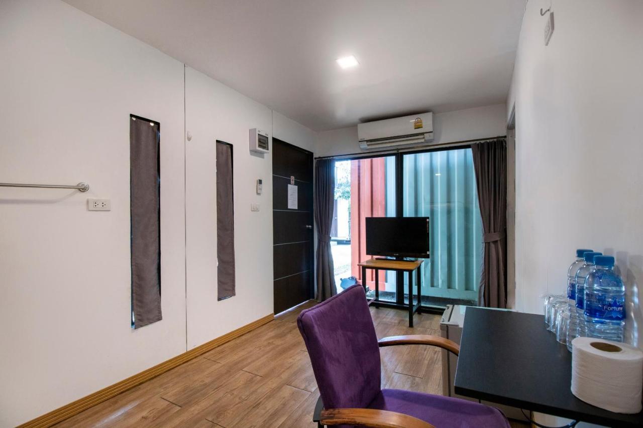 Oyo 673 Nice Sleep Box Hotel Chiang Mai Exterior foto