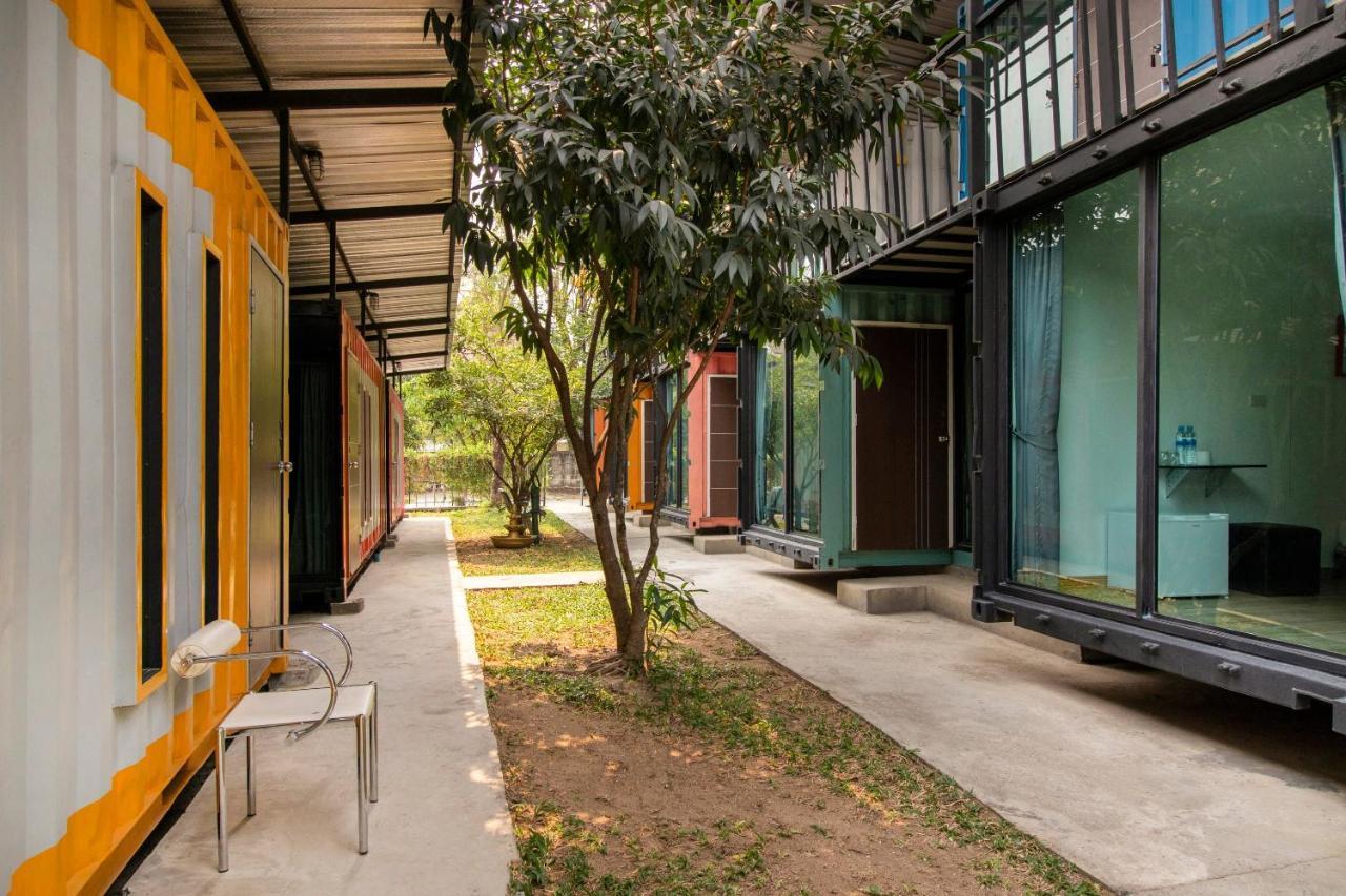 Oyo 673 Nice Sleep Box Hotel Chiang Mai Exterior foto