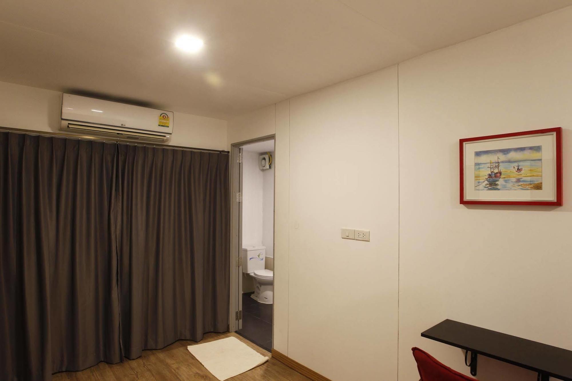 Oyo 673 Nice Sleep Box Hotel Chiang Mai Exterior foto