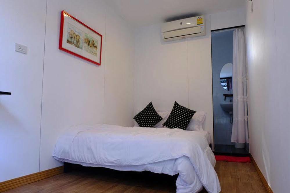 Oyo 673 Nice Sleep Box Hotel Chiang Mai Exterior foto