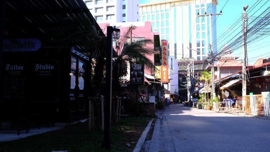 Oyo 673 Nice Sleep Box Hotel Chiang Mai Exterior foto