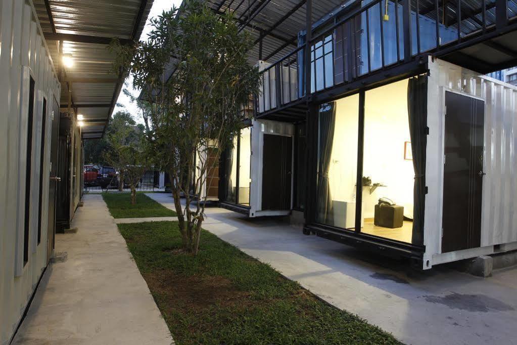 Oyo 673 Nice Sleep Box Hotel Chiang Mai Exterior foto