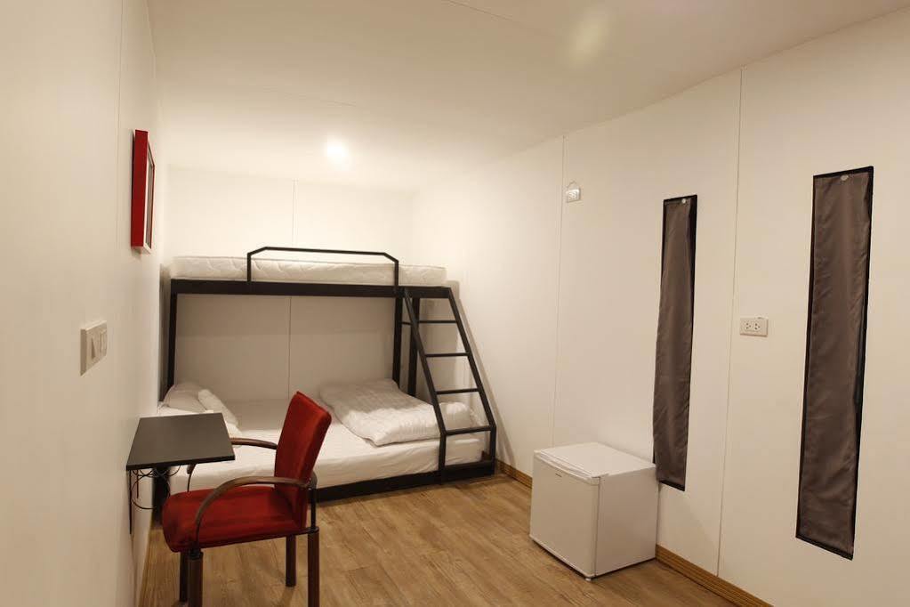 Oyo 673 Nice Sleep Box Hotel Chiang Mai Exterior foto